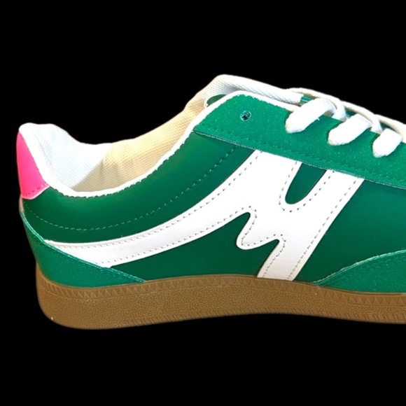 NWOT-Green Low-Top Sneakers with White Wave & Pink Accents - Picture 12 of 15